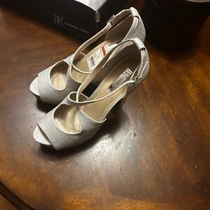 Woman high heel shoe Size 9